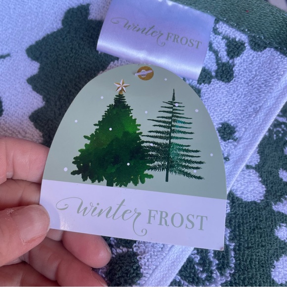 Rae Dunn Green Christmas Candle & Hand Towel NWT - Picture 9 of 10